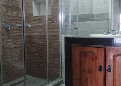 Construcción de baños nuevos en casa particular Iquique junio 2024