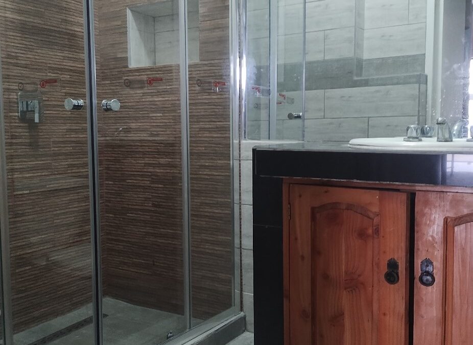 Construcción de baños nuevos en casa particular Iquique junio 2024